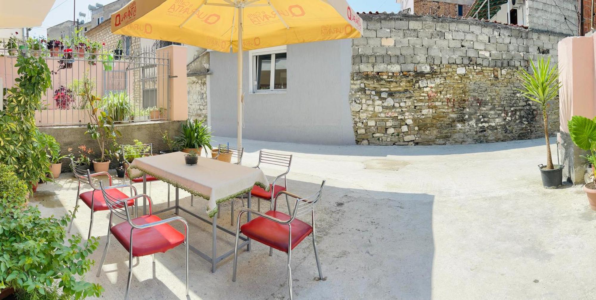 Villa Ensalv Berat - Apartment - Room - Penthouse Buitenkant foto