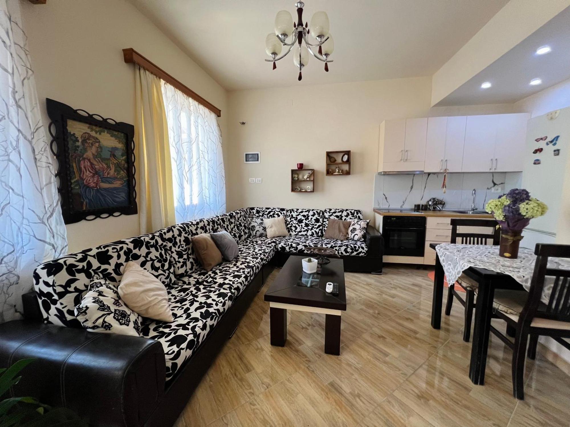 Villa Ensalv Berat - Apartment - Room - Penthouse Buitenkant foto