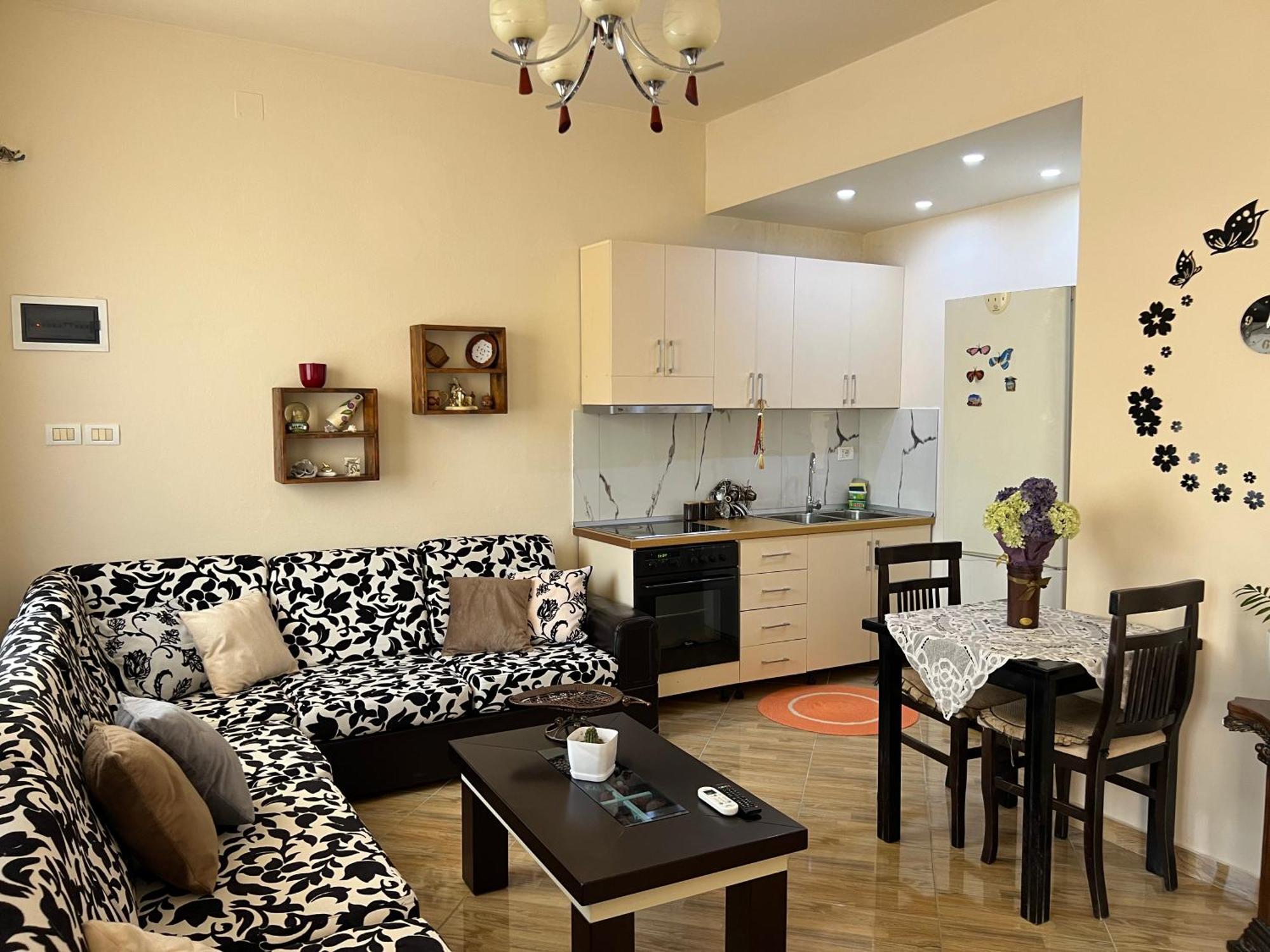 Villa Ensalv Berat - Apartment - Room - Penthouse Buitenkant foto