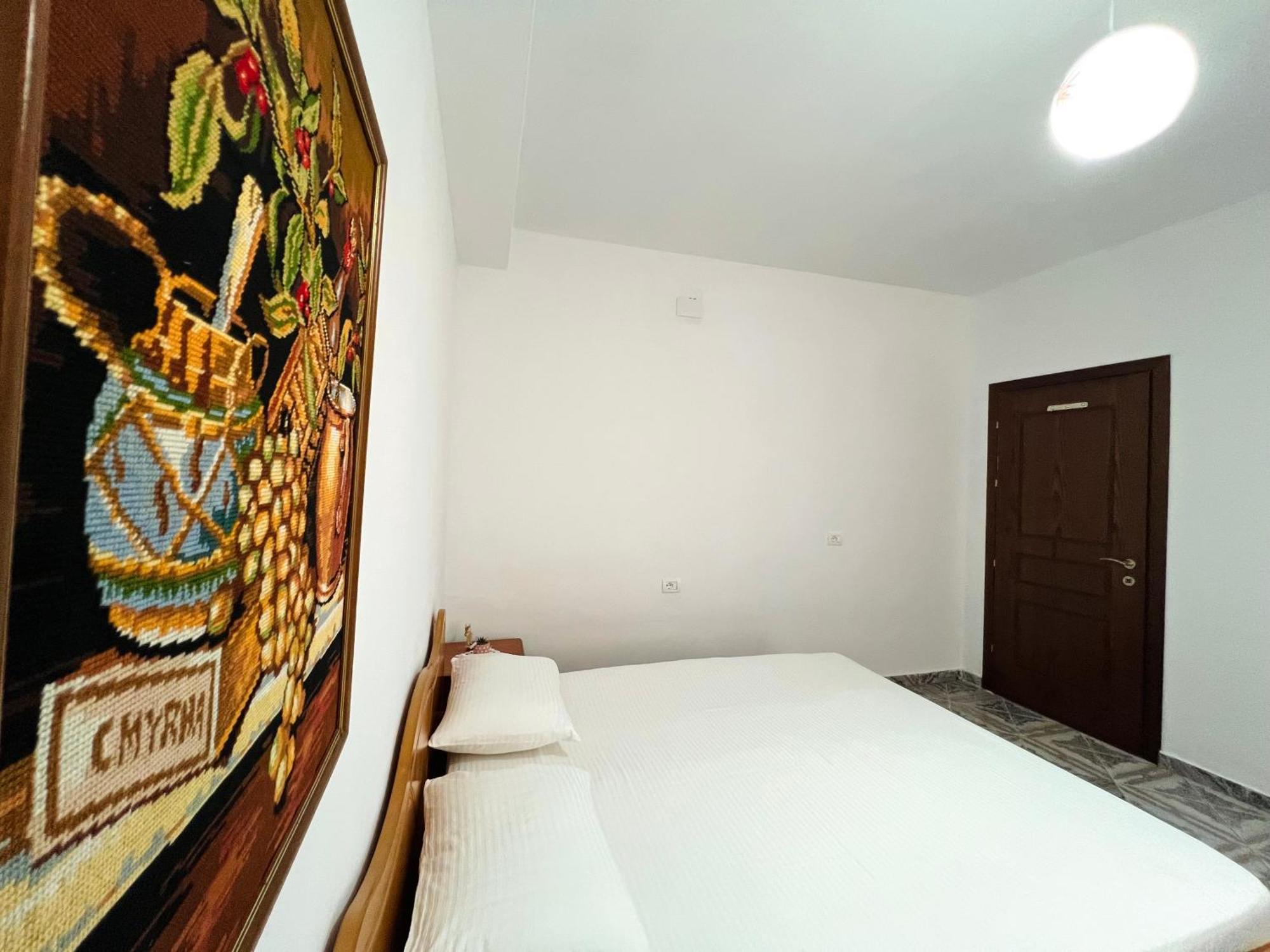 Villa Ensalv Berat - Apartment - Room - Penthouse Buitenkant foto