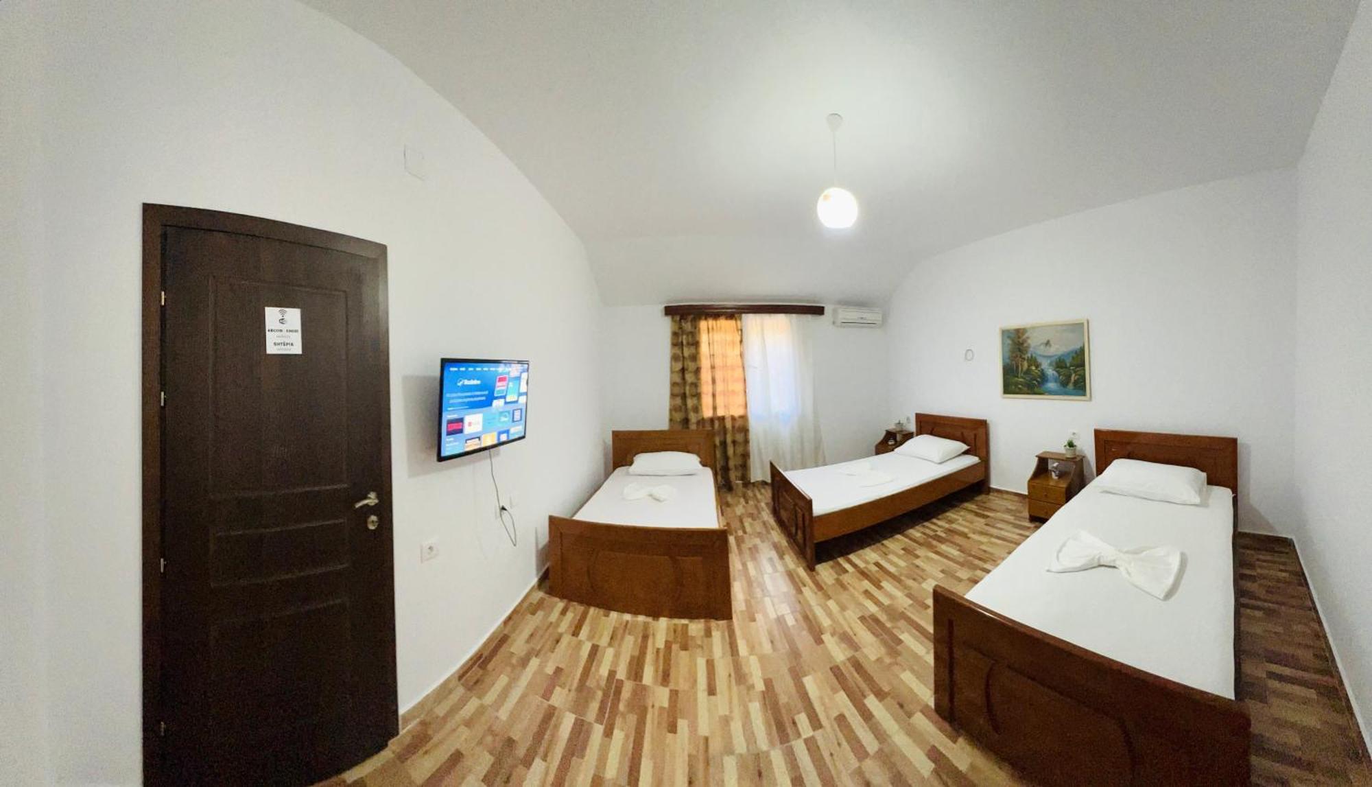 Villa Ensalv Berat - Apartment - Room - Penthouse Kamer foto