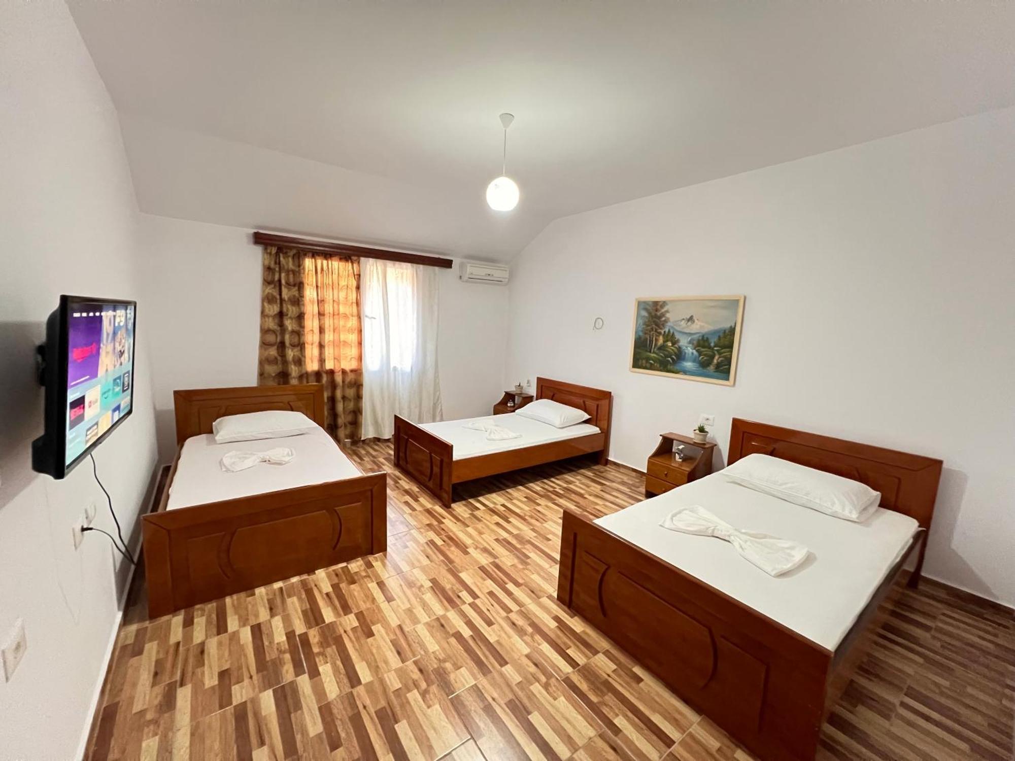 Villa Ensalv Berat - Apartment - Room - Penthouse Kamer foto