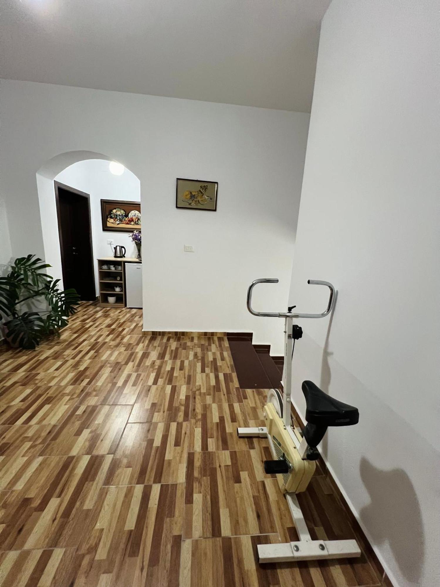 Villa Ensalv Berat - Apartment - Room - Penthouse Kamer foto