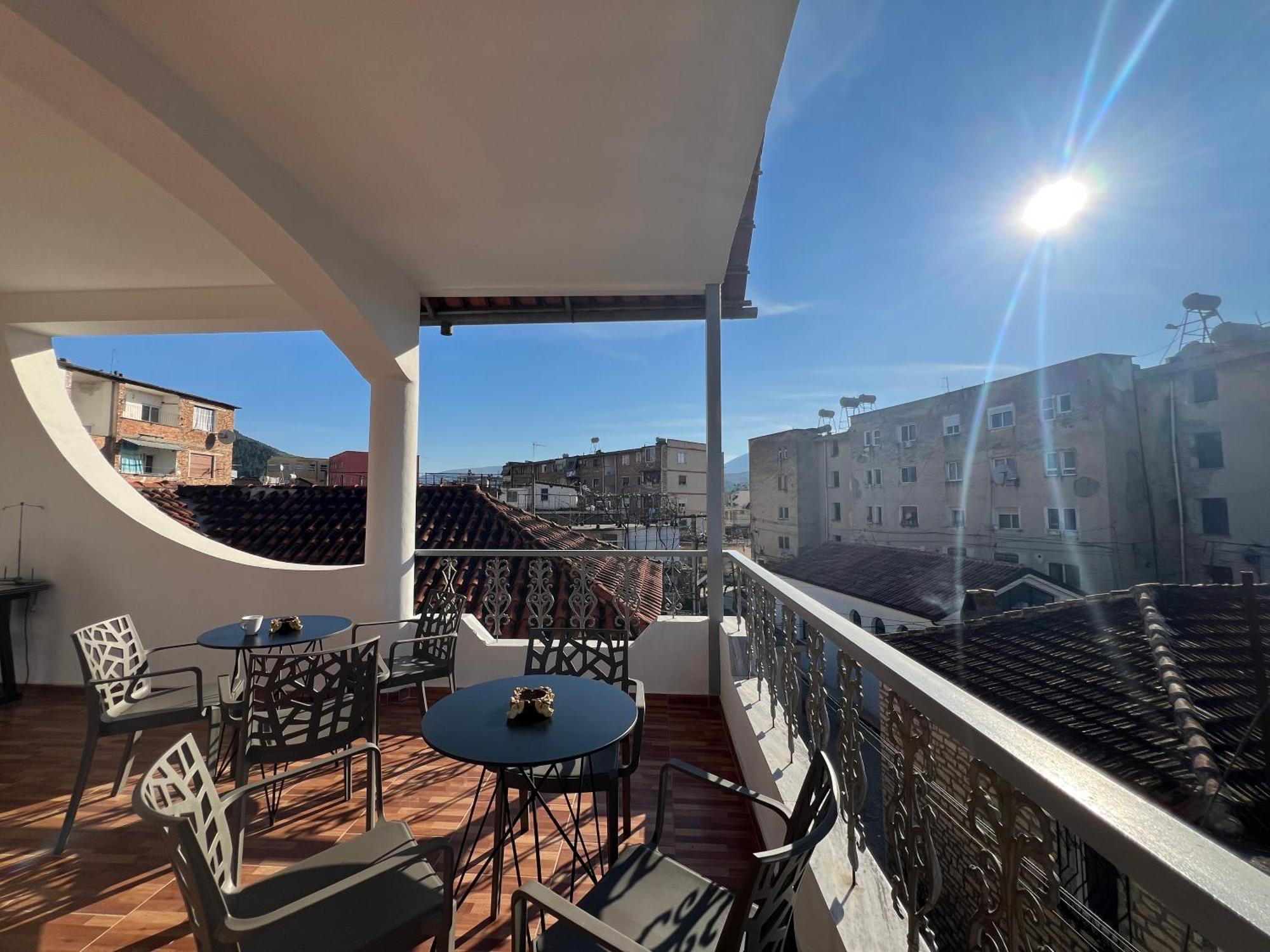 Villa Ensalv Berat - Apartment - Room - Penthouse Buitenkant foto